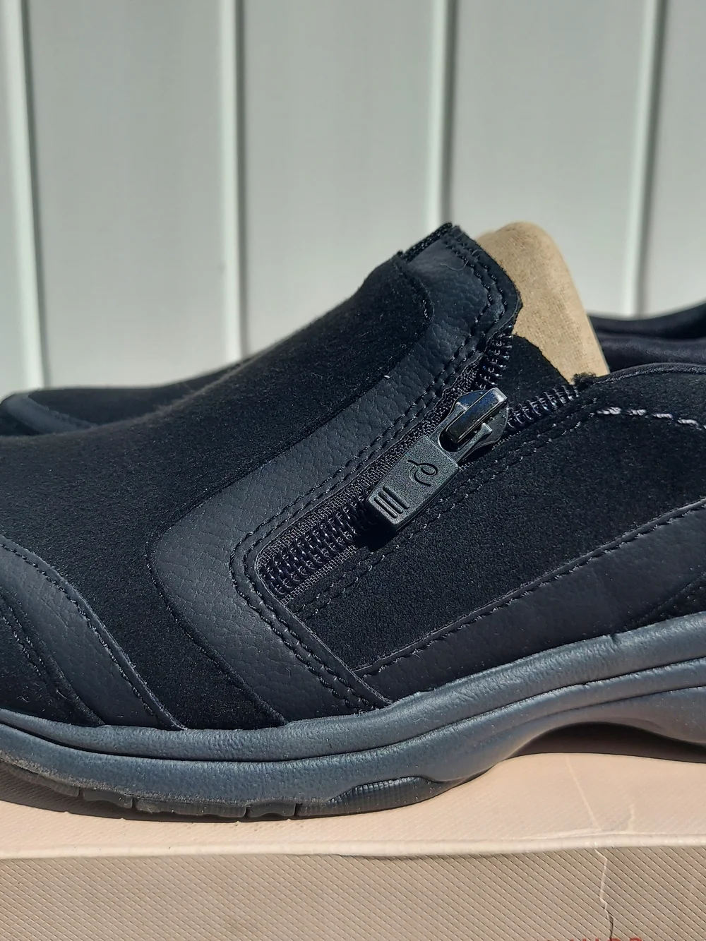 Easy Spirit Thallow Black Suede Slip-On Zipper Comfort Loafer Womens Size 9 NWT